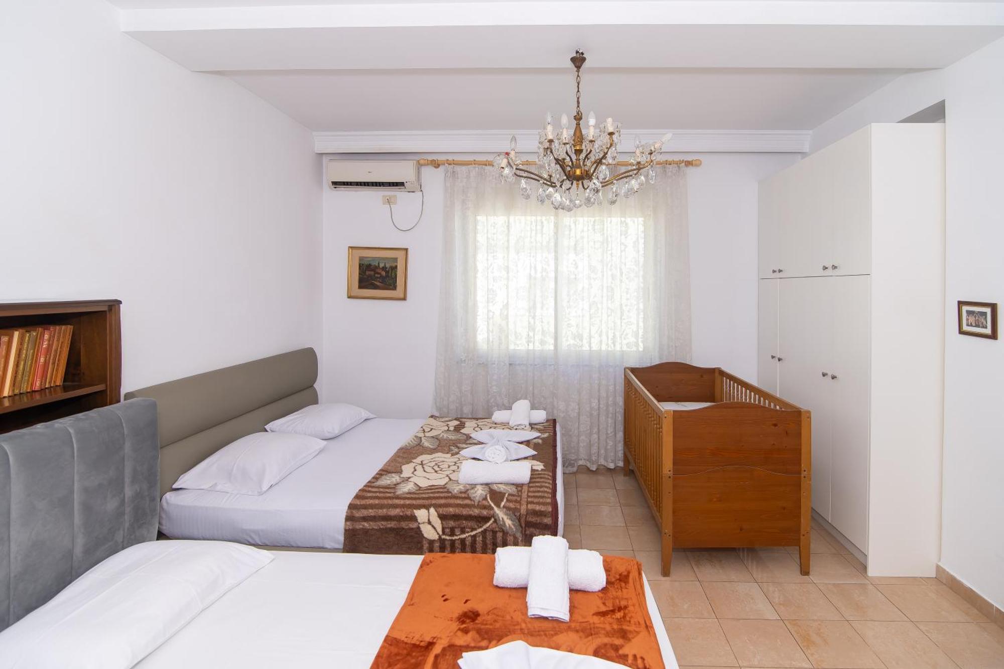 Vintage Blloku Apartament Tirana