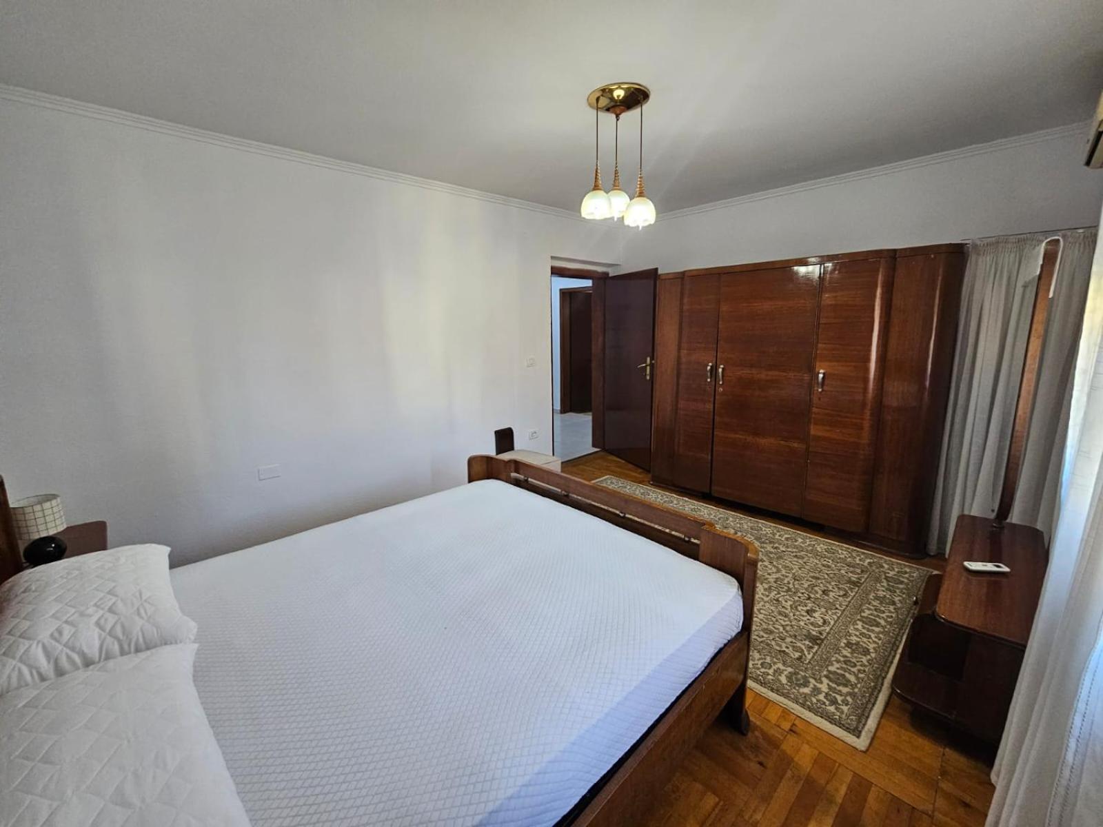 Apartament Vintage Blloku Tirana